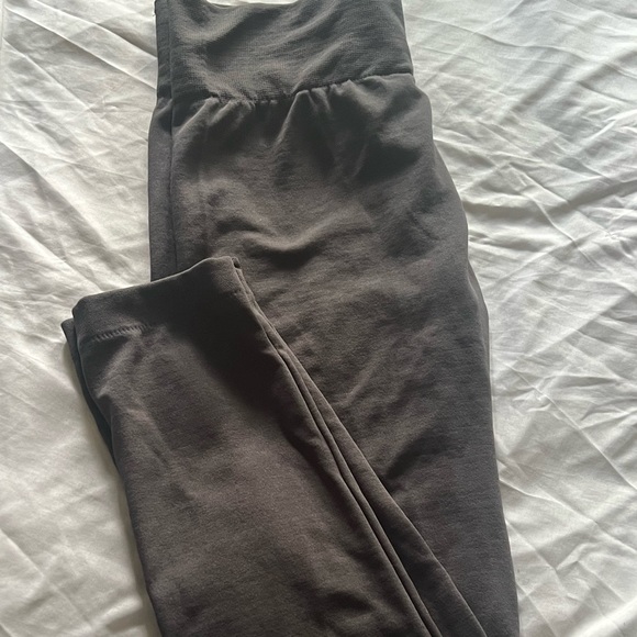 WOMEN PREMIUM FLEECE LINED LEGGINGS - Picture 2 of 5